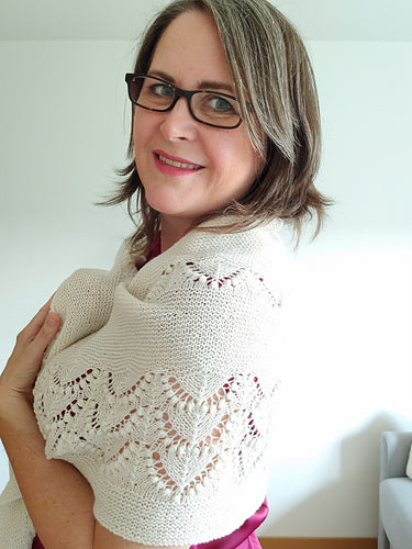 TONBO Shawl by Silke Ufer